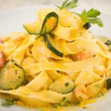 ricette-senza-glutine-tagliatelle-gamberi-zucchine-11.webp