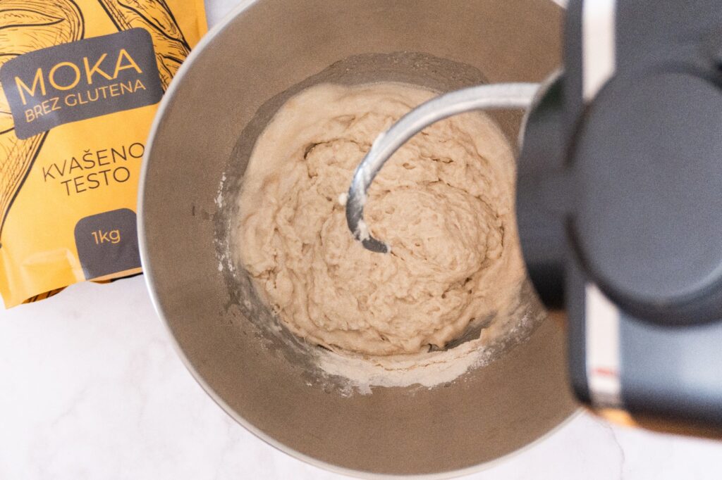 4. korak - pregnetemo brezglutensko testo